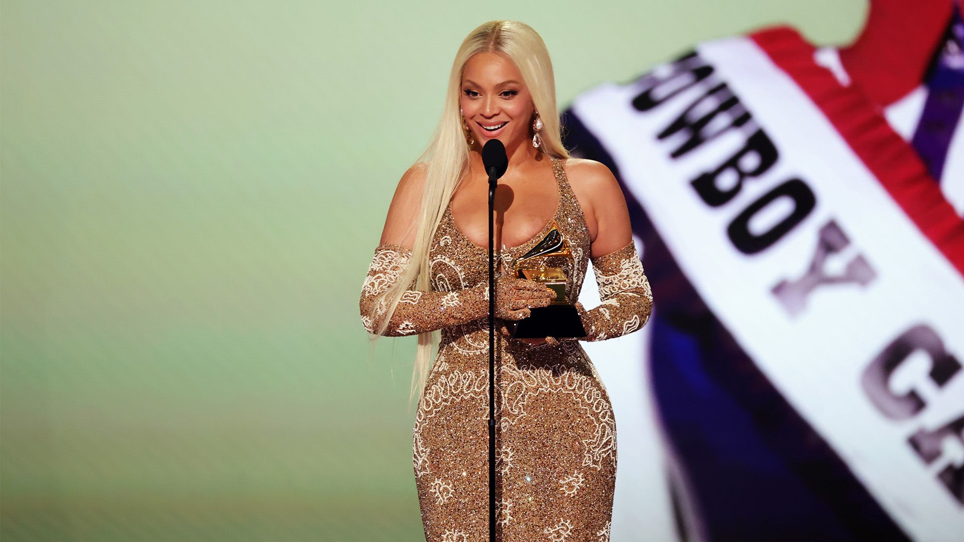 时完成新球 时完成新球